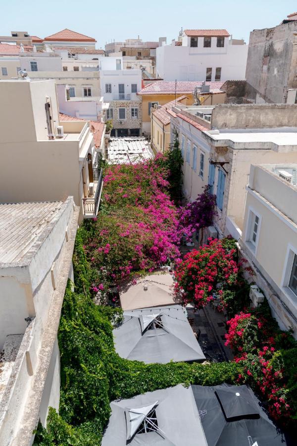 Theogonia Apartment Ermoupoli Bagian luar foto