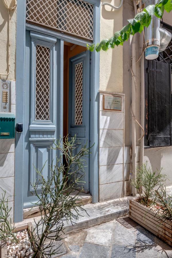 Theogonia Apartment Ermoupoli Bagian luar foto